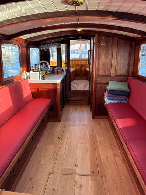 Amsterdam: Historic Boat Cruise with open bar and nibbles - Sophie, a 1911 boat with room to roam