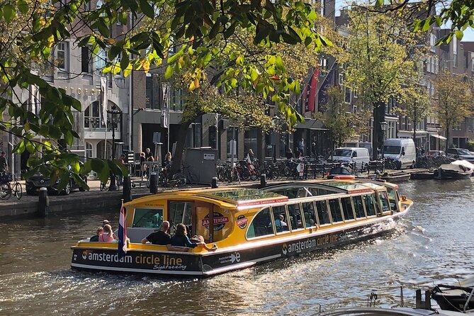 Amsterdam: Historic City Sightseeing Canal Cruise - Commentary quality and seating choices