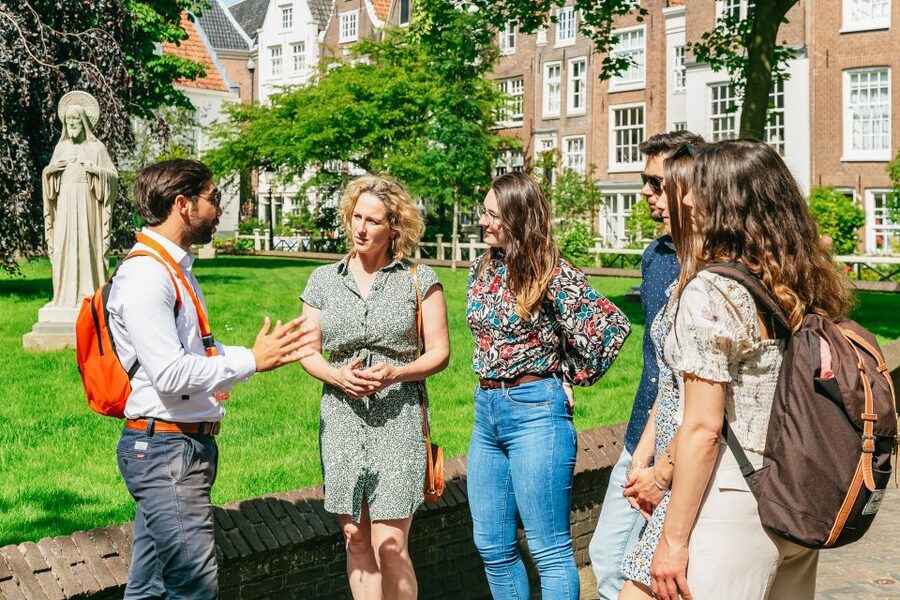 Amsterdam: Historical Highlights Walking Tour with Tasting - What the Dutch tasting is really worth