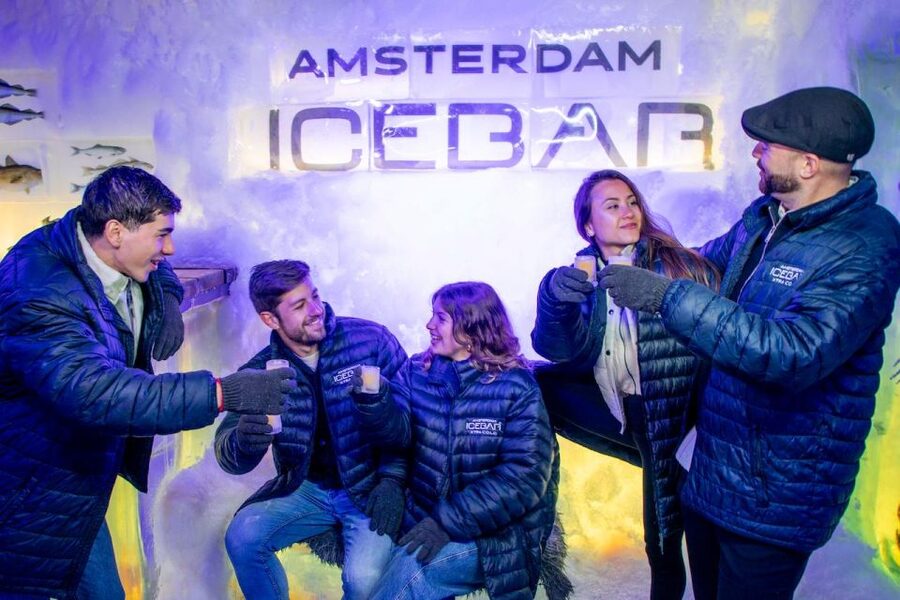 Amsterdam: Icebar Entry Ticket with 3 Drinks - The warm-up afterward