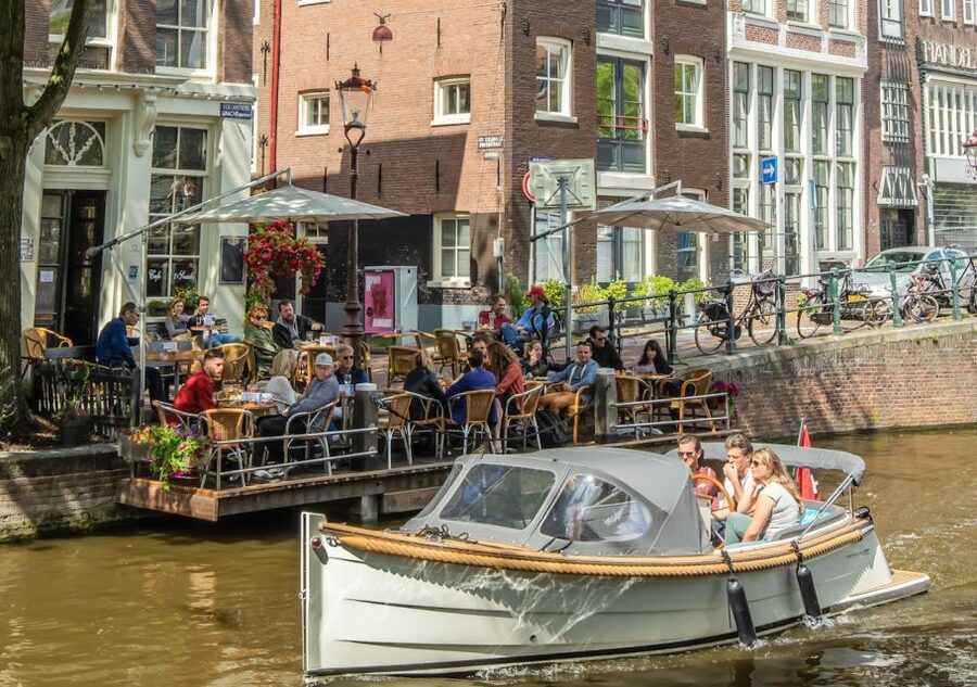 Amsterdam: Jordaan District Tour with a German guide - Het Papeneiland and a Final Look at the Canals