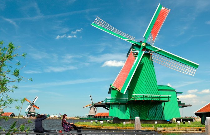 Amsterdam: Keukenhof and Zaanse Schans Windmills Guided Day Trip - Small details that can make the day better