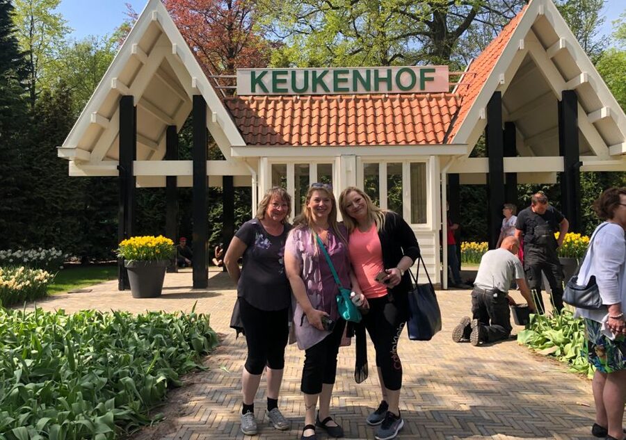 Amsterdam: Keukenhof Tulip Garden and Giethoorn Experience - Who will enjoy this day most?