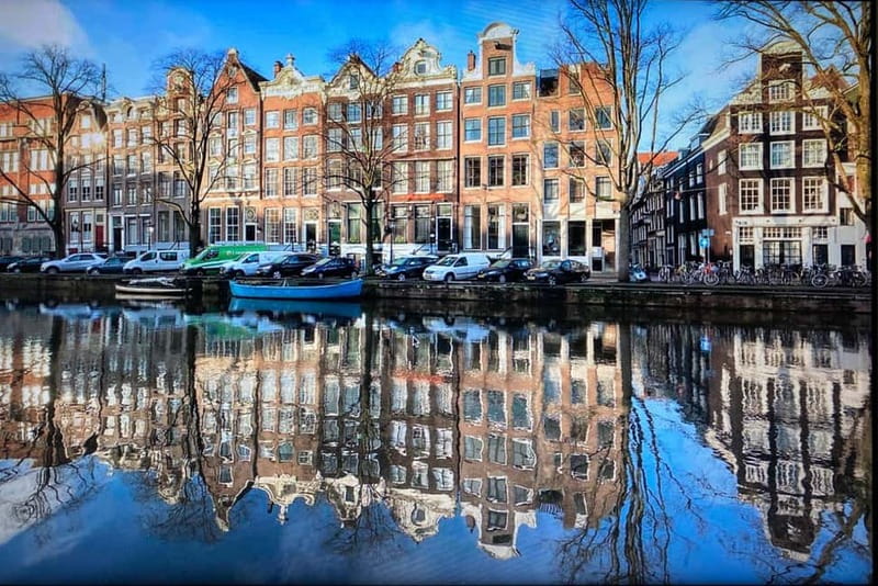 Amsterdam: Kultour, Kulturelle Stadtführung mit Herz & Seele - Weather, walking, and practical comfort