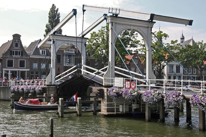 Amsterdam Landscape Windmill Private Bike Tour - Leaving Amsterdam for Weesp’s quiet lanes