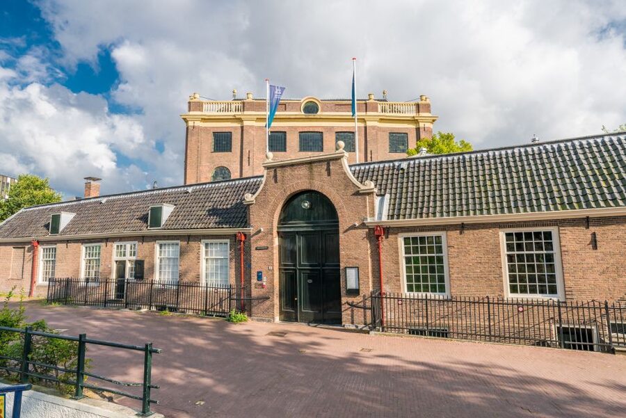 Amsterdam: Life of Anne Frank and World War II Walking Tour - What this walking tour is really about