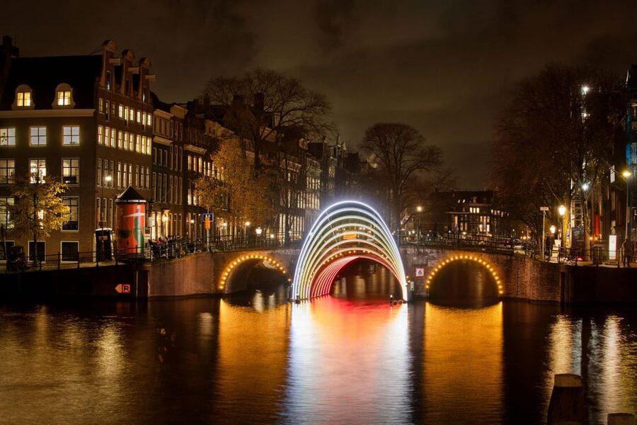 Amsterdam: Light Festival Boat Tour with Warm Drinks - Key points to know before booking
