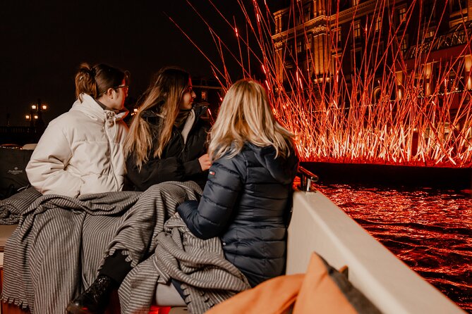 Amsterdam Light Festival: Canal Cruise + Bite & Unlimited Drinks - The Bite and Unlimited Drinks Upgrade