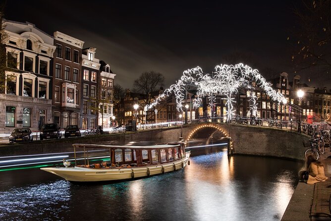 Amsterdam Light Festival: Canal Cruise + Snack & Unlimited Drinks - Is $47.97 a fair price?