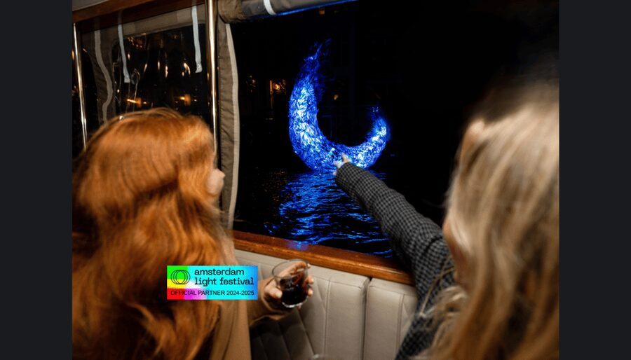 Amsterdam: Light Festival Cruise With Drinks & Snacks - The covered boat and drink choices
