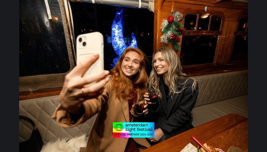 Amsterdam: Light Festival Heated Cruise w/ Drinks & Snacks - Hortus Botanicus and the eastern canal belt