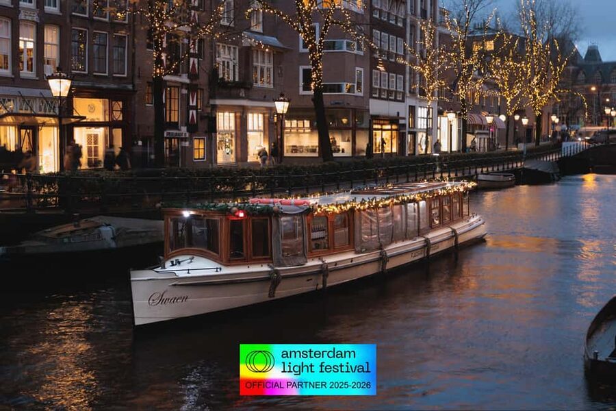 Amsterdam: Light Festival Heated Cruise with Drinks Option - What the 75-minute duration means for your evening