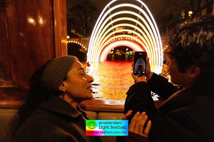 Amsterdam: Light Festival Heated Cruise with Drinks & Snacks - Meeting the boat near Amsterdam Centraal