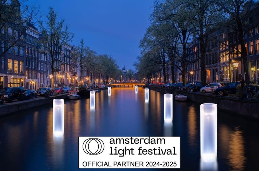 Amsterdam Light Festival Live Commentary & Optional Drinks - Finding the departure point near Central Station