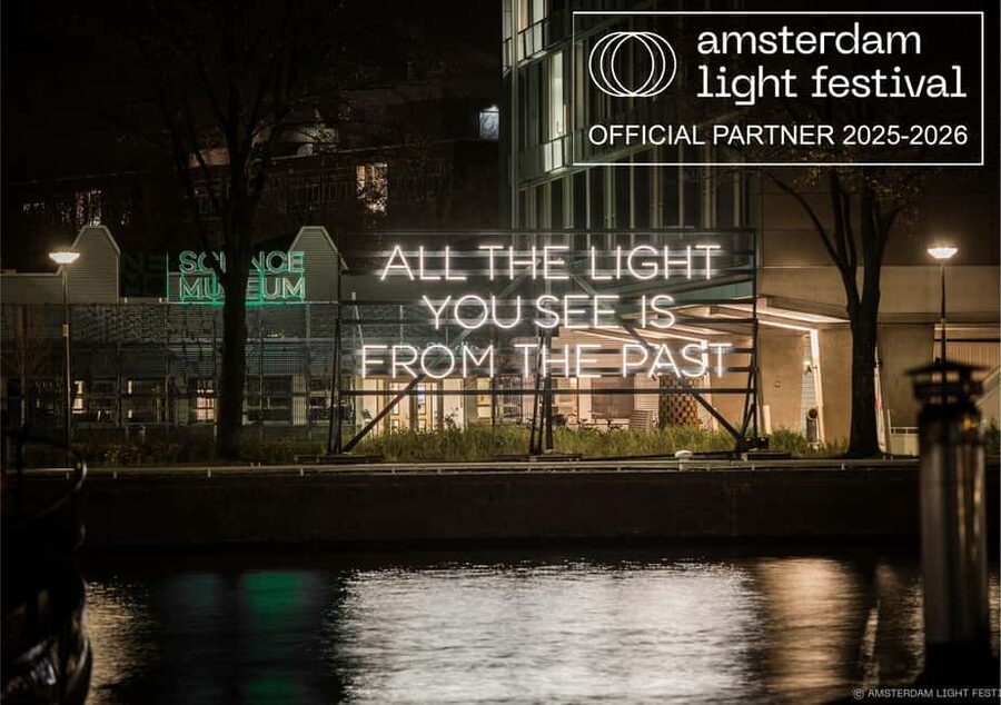 Amsterdam Light Festival Live Commentary & Optional Drinks - The Amstel and Magere Brug