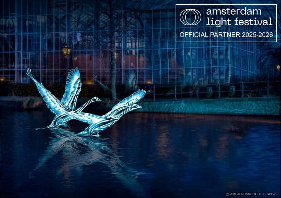 Amsterdam Light Festival Live Commentary & Optional Drinks - The heated electric boat and what the ride feels like