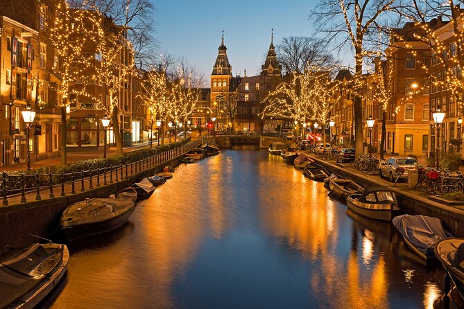 Amsterdam Light Festival Winter Walk with Stroopwafel Workshop - Spui and the Nine Streets