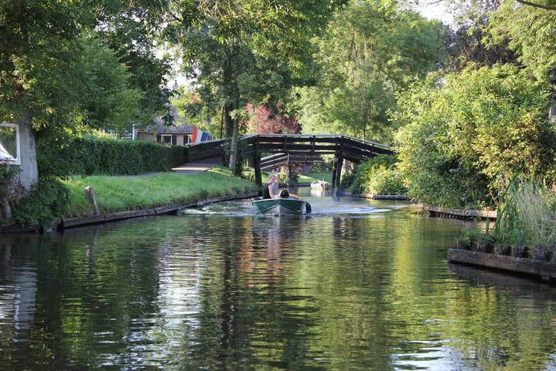 Amsterdam: Live GuideD Giethoorn Boat Tour & Cheese Platter - What the $76 price really covers
