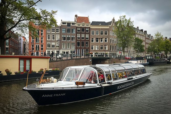 Amsterdam Live Guided Sightseeing Canal Cruise - What makes this Amsterdam cruise worth your hour