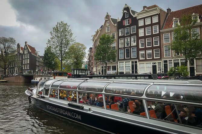 Amsterdam Live Guided Sightseeing Canal Cruise - Hermitage Museum and the Skinny Bridge