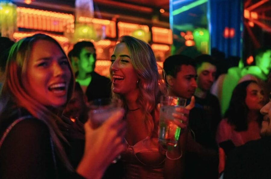 Amsterdam: Ludwig's Original Pub Crawl with VIP Club Entry - What the free shots mean for the $27 price