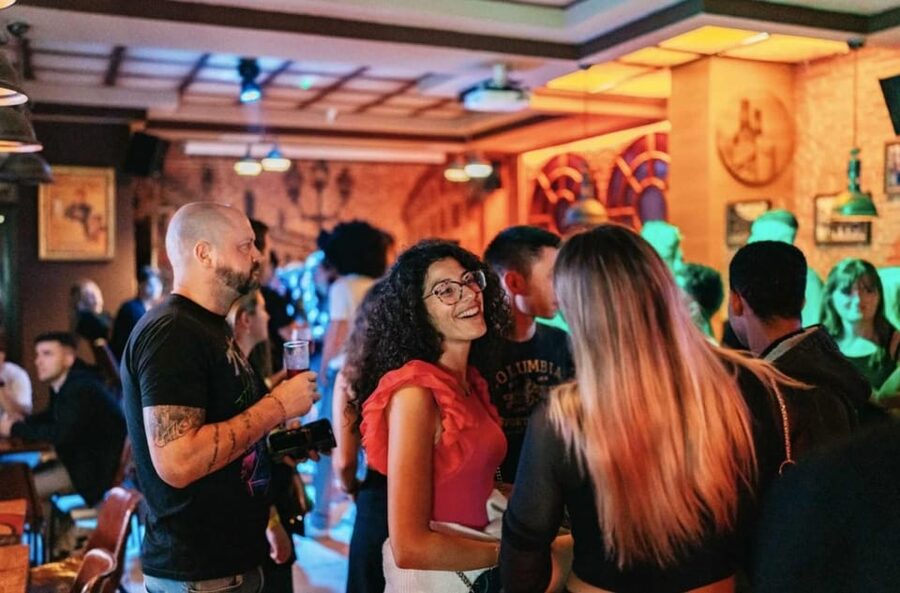 Amsterdam: Ludwig's Red Light Pub Crawl with VIP Club Entry - The first bars: easy introductions and free shots