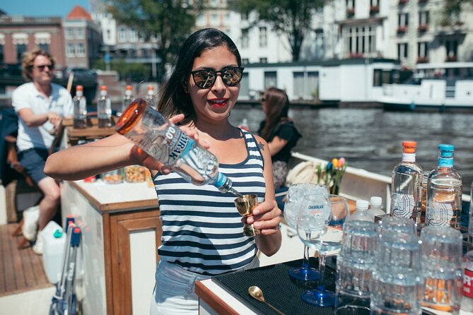 Amsterdam: Luxury Boat Cruise Unlimited Cocktails, Beers & Wines - The crew can make or break the hour