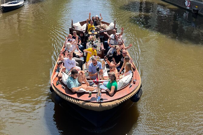 Amsterdam Luxury Boutique Boat tour with Unlimited Beer and Wine - The Magere Brug and the final photographs