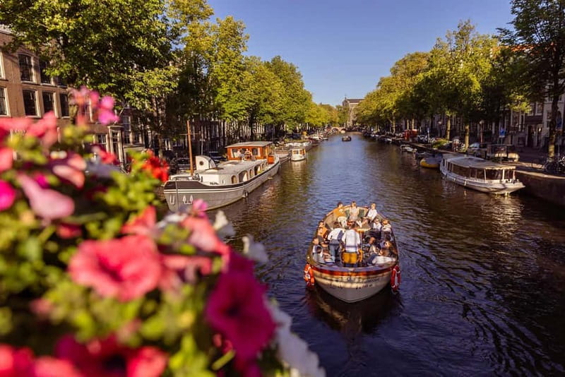 Amsterdam: Luxury Canal Cruise with Optional Snacks & Drinks - Key Things to Know Before You Go