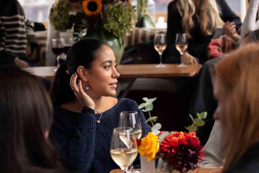 Amsterdam: Luxury Cruise Unlimited Cocktails & Snacks Option - Choosing between the basic, classic, and deluxe options