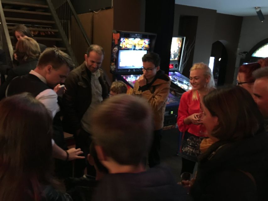 Amsterdam: Magic Show - The first tricks begin before the curtain