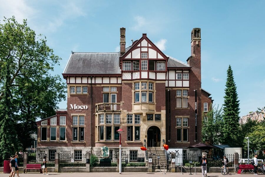 Amsterdam: Moco Museum Entry Ticket and Canal Cruise - Moco Museum: a compact art stop in a historic villa