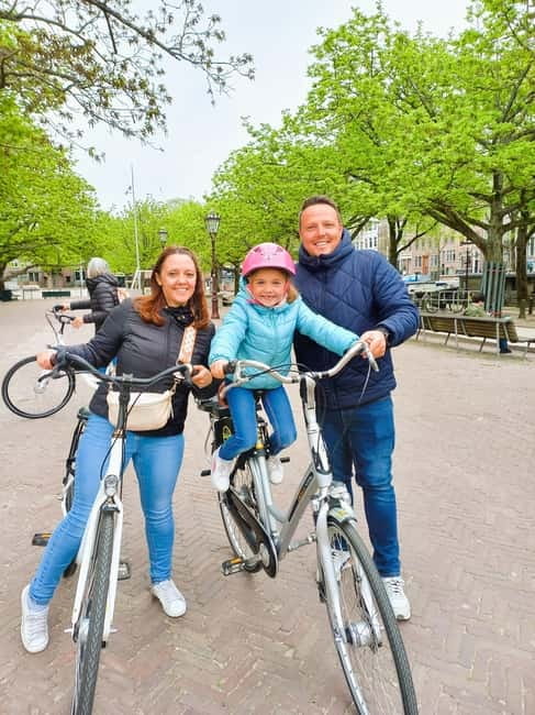 Amsterdam: Off the Beaten Path Bike Tour in French - Starting near Amsterdam Centraal