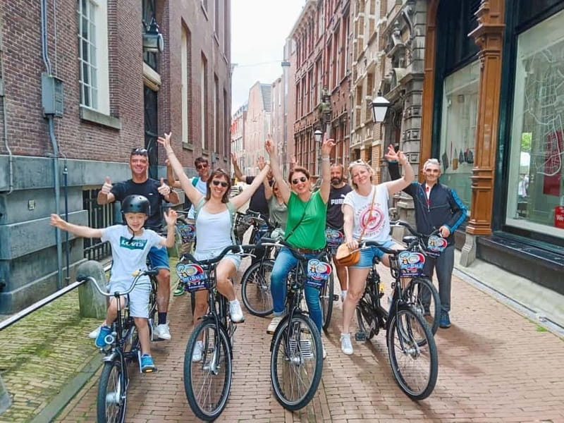 Amsterdam: Off the Beaten Path Bike Tour in French - Amsterdam-Centrum and Prins Hendrikkade