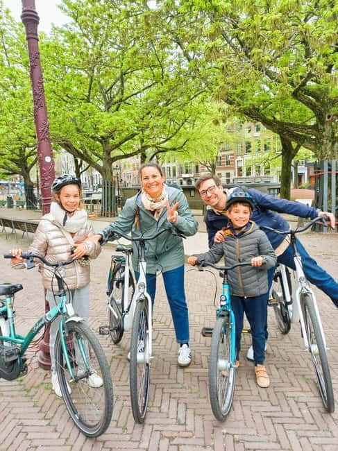 Amsterdam: Off the Beaten Path Bike Tour in French - What the French commentary adds