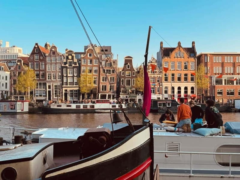 Amsterdam: Off the Beaten Path Bike Tour in French - Riding through the Jordaan in 20 minutes