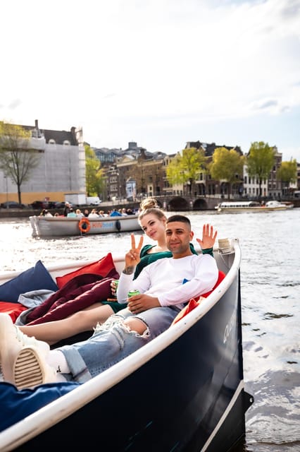 Amsterdam:Old City Canal Cruise with Live Guide and Open Bar - Key details before you book