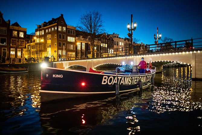 Amsterdam Open Boat Cruise in Old City Center with Live Guide - Who will enjoy this canal cruise most
