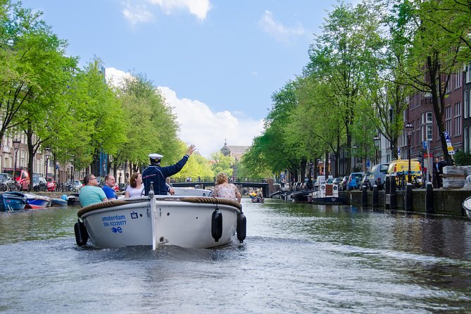 Amsterdam Open Boat Sightseeing Canal Cruise - Why an open boat changes the Amsterdam canal ride