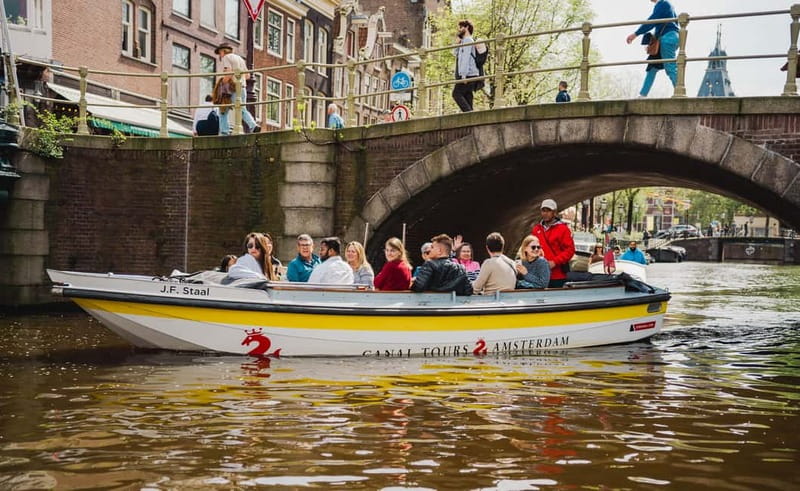 Amsterdam: Open Boat Tour of Canals with Expert Local Guide - Key things to know before you board