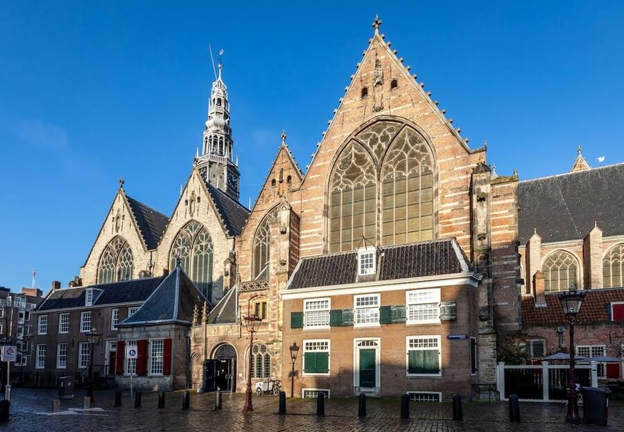 Amsterdam: Oude Kerk Entry Ticket - Contemporary art inside a historic church
