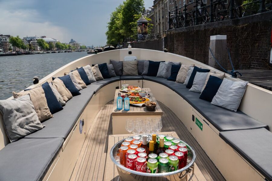 Amsterdam: Private Canal Booze Cruise with Unlimited Drinks - Key points to know before you book