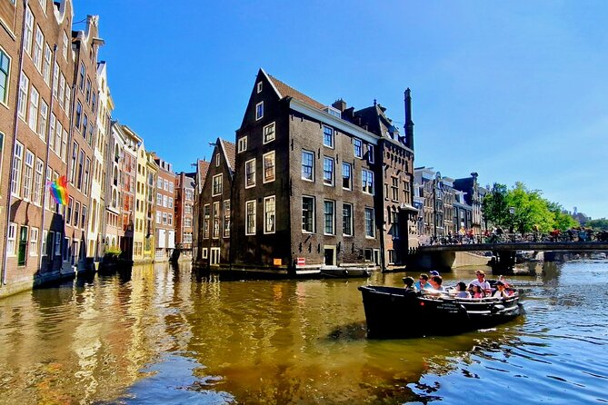 Amsterdam Private Canal Cruise – 90 Minutes through the Old City - Oudezijds Voorburgwal and the Oude Kerk