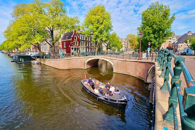 Amsterdam Private Canal Cruise – 90 Minutes through the Old City - The Canal Belt and the Seven Bridges