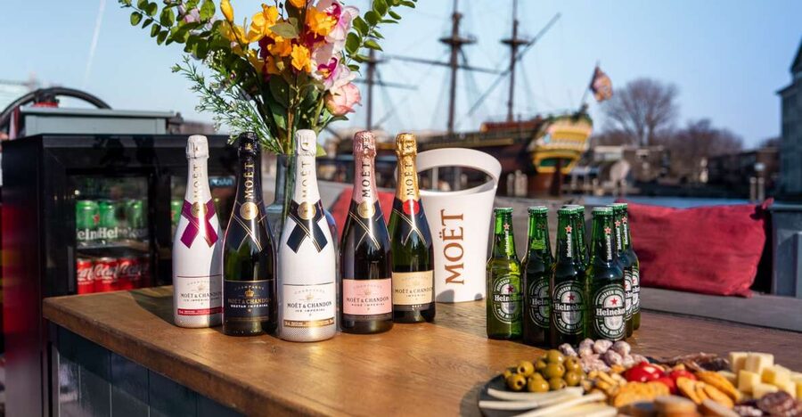 Amsterdam: Private Canal Cruise with Drinks and Snacks - Key points to know before you book