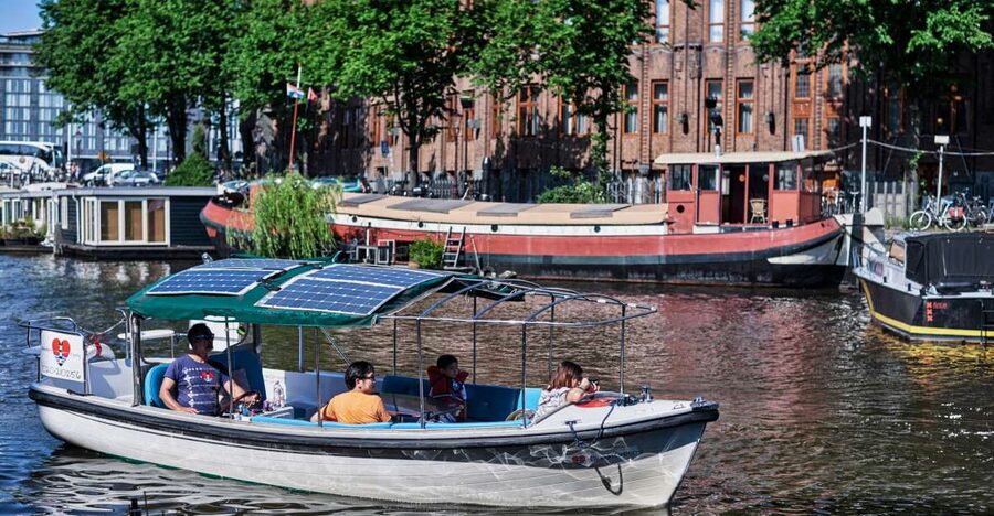 Amsterdam: Private Canal Tour - Stories that make the scenery useful