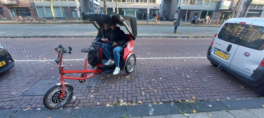 Amsterdam: Private City Highlights Tour by Rickshaw - Key points at a glance