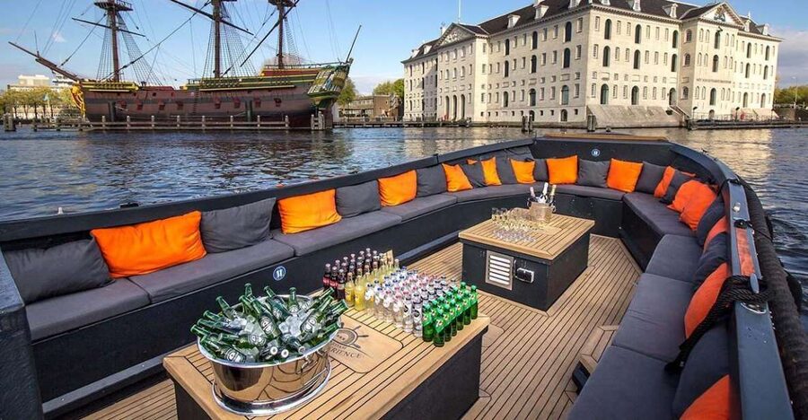 Amsterdam: Private Cruise with Drinks & Optional Snacks - The skipper can make or break the outing