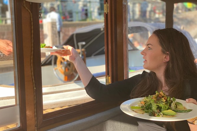 Amsterdam Private Dinner Cruise incl Drinks & 2-course Dinner 2hr - Ordering Dinner on the Moving Boat