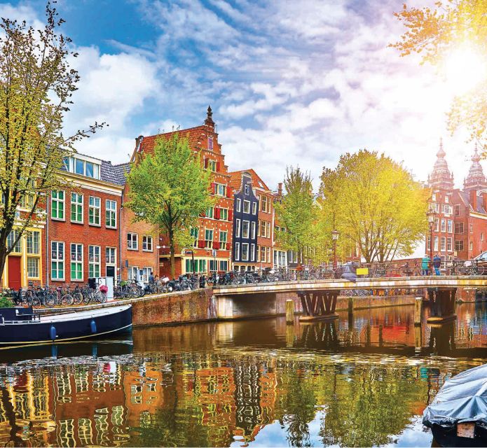 Amsterdam: Private Guided City Tour by Pedicab - IJ Bay and a look beyond the oldest streets